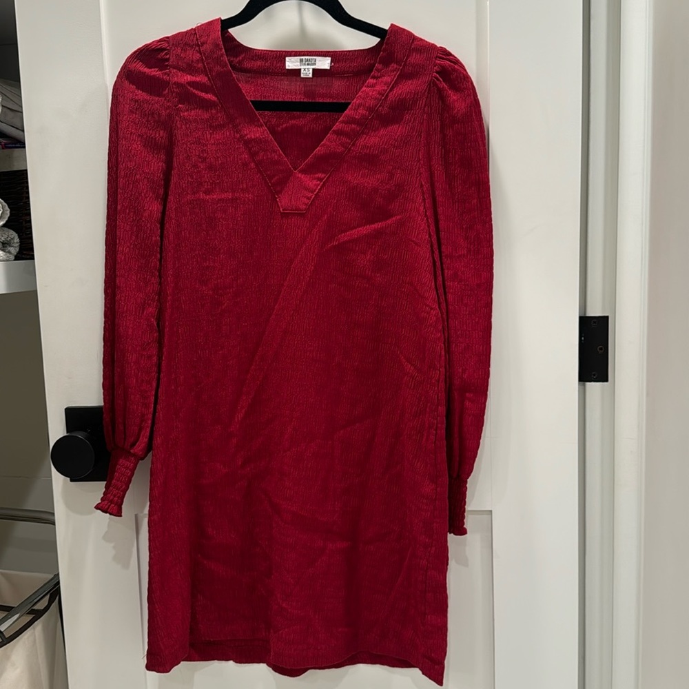 Red sheath dress with puff sleeves